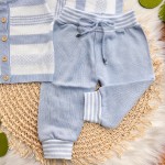 Conjunto de linha azul casaco listrado calça azul 