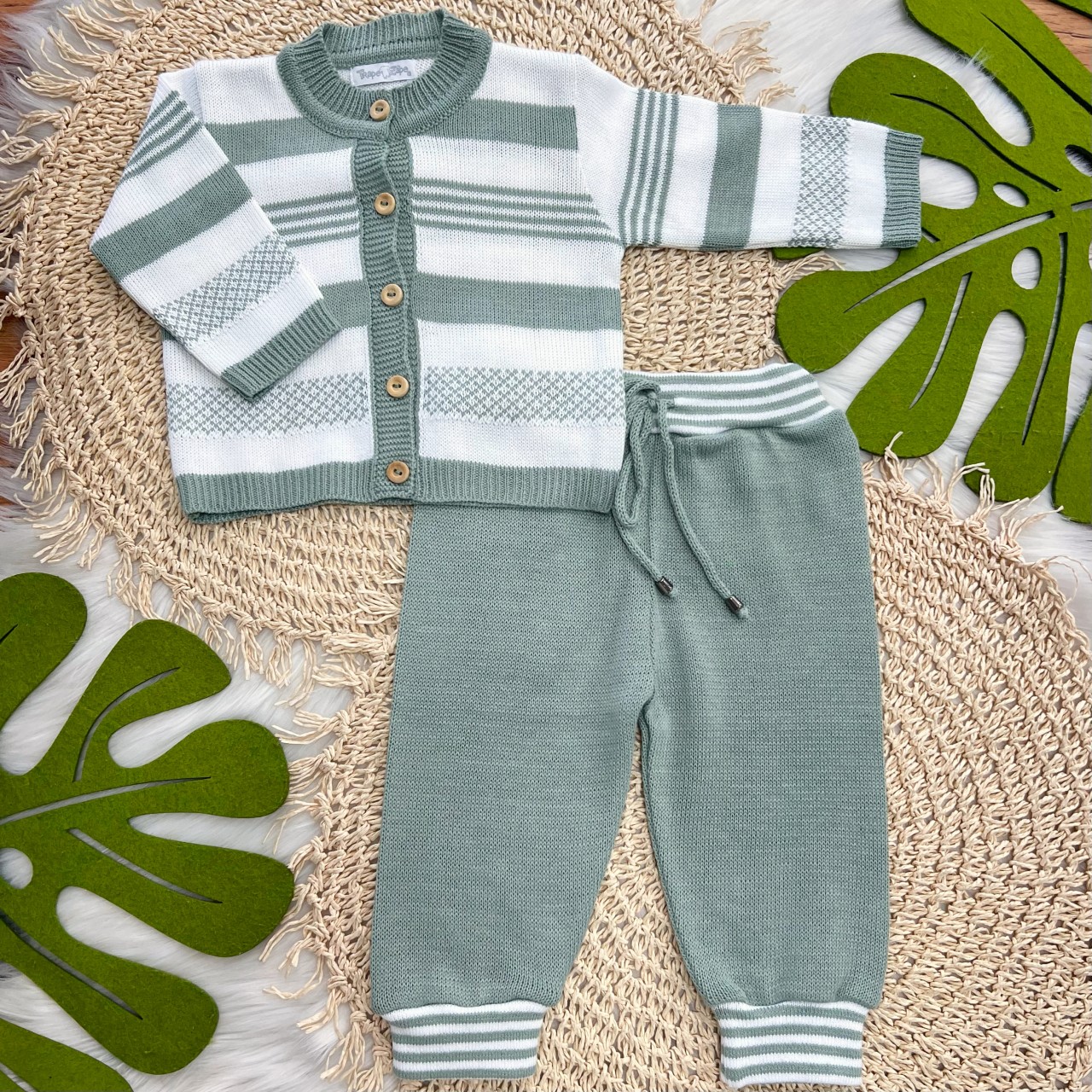 Conj de linha verde listrado e calça lisa