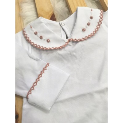  body branco com gola bordada florzinhas rosê