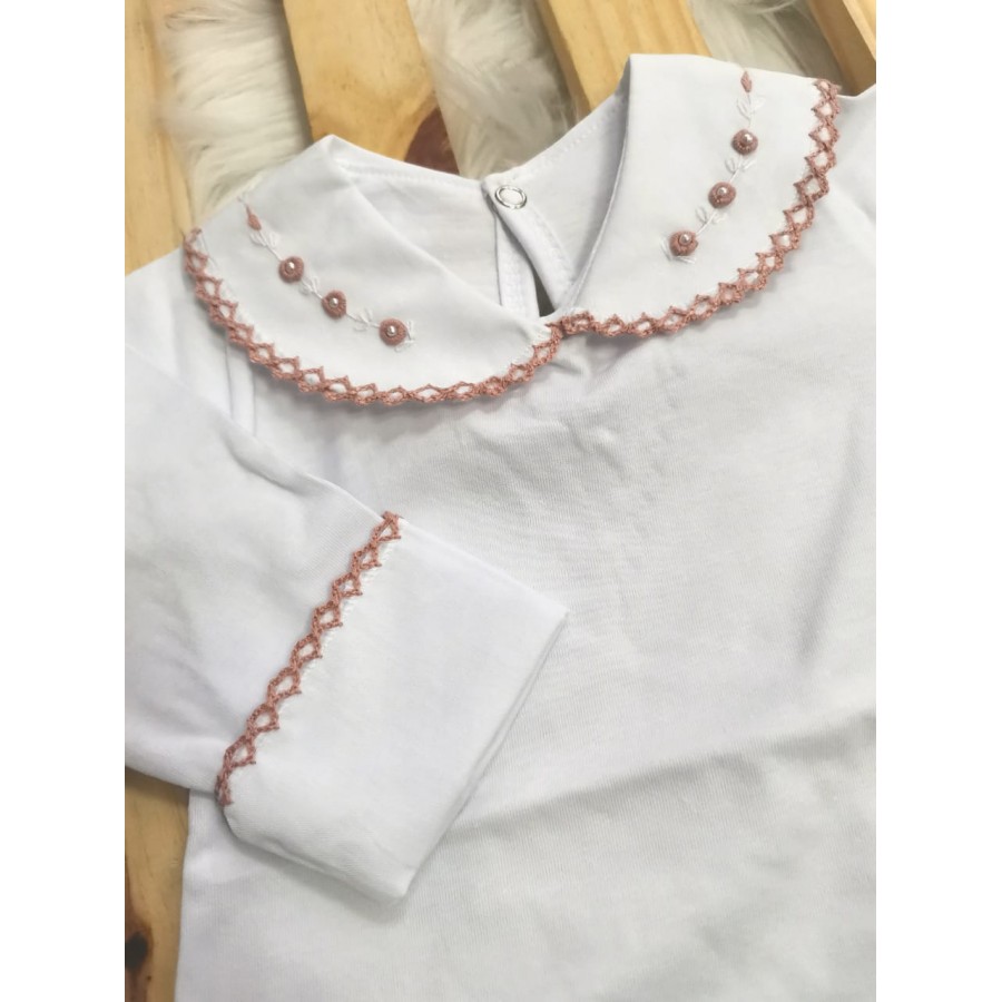  body branco com gola bordada florzinhas rosê